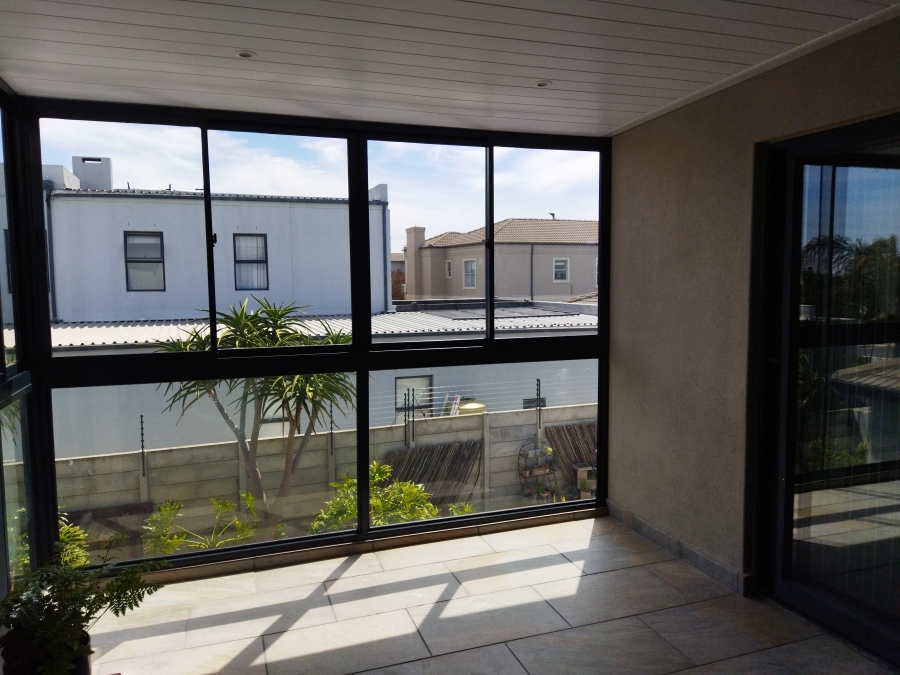 5 Bedroom Property for Sale in Parklands North Western Cape